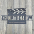 Enjoy the Show: Metal Sign with Movie Clapper Design – Perfect Home Theater Decor