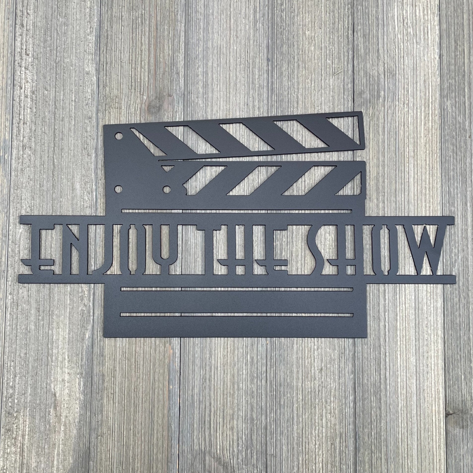 Enjoy the Show: Metal Sign with Movie Clapper Design – Perfect Home Theater Decor