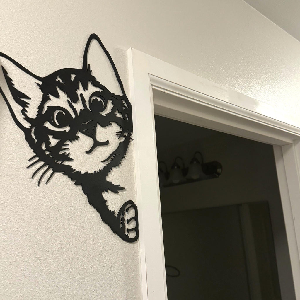 Peek-A-Boo Cat Metal Sign – Playful Door Decor Accent