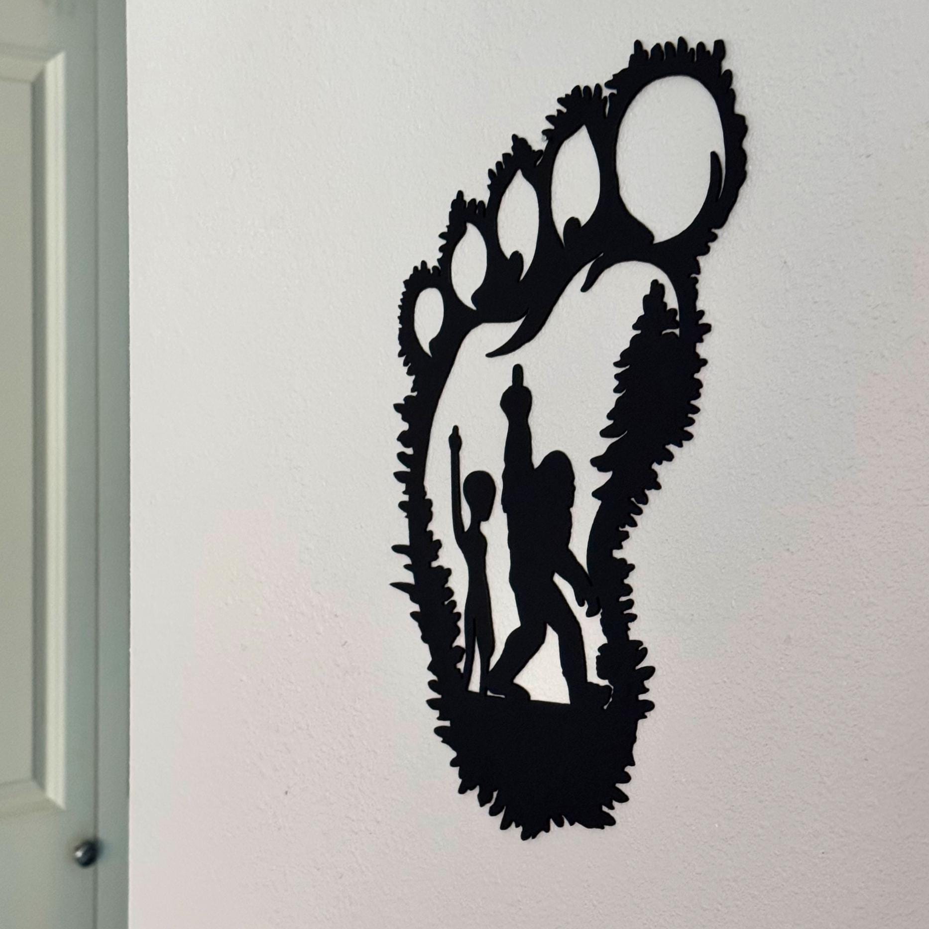 Bigfoot and Alien Middle Finger Metal Sign | Funny Sasquatch Footprint Wall Art | UFO Cabin Decor | Humor Metal Sign|Bigfoot Bird|Alien Bird