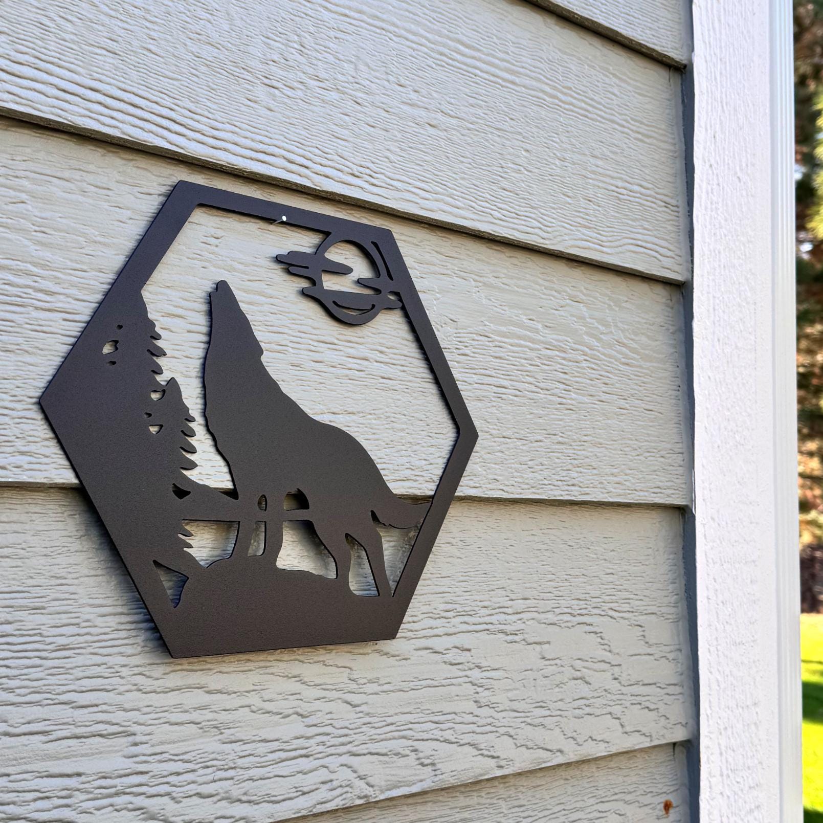 Mountain Wildlife Metal Wall Art Set – Bear, Wolf, Elk, and Deer Silhouettes | Rustic Cabin Decor, Hexagon Wall Panels, Nature Home Art