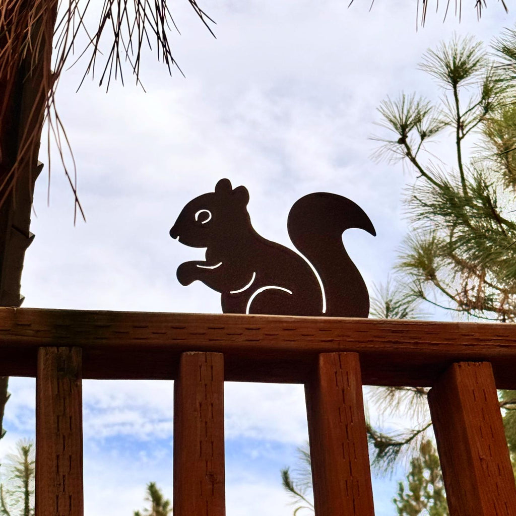 Squirrel Metal Fence Topper – Outdoor Garden Decor | Powder-Coated Steel Animal Silhouette, Rustic Wildlife Yard Art, Fence or Post Accent