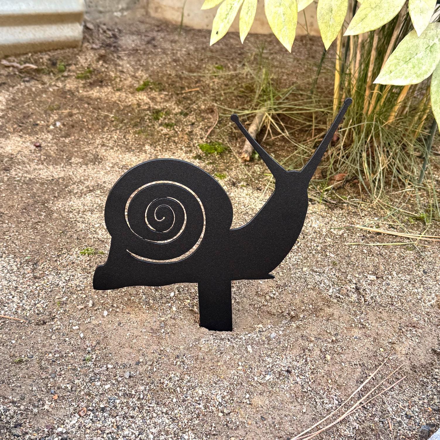 Snail Metal Garden Stake | Cute Outdoor Yard Decoration | Rustic Metal Silhouette Garden Art | Lawn Ornament for Garden Lovers