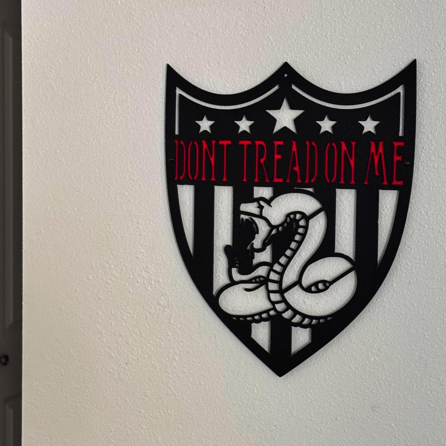 Don’t Tread On Me Metal Sign – Gadsden Flag Wall Art | Patriotic Shield Design for Garage, Shop, or Man Cave | American Steel Wall Decor