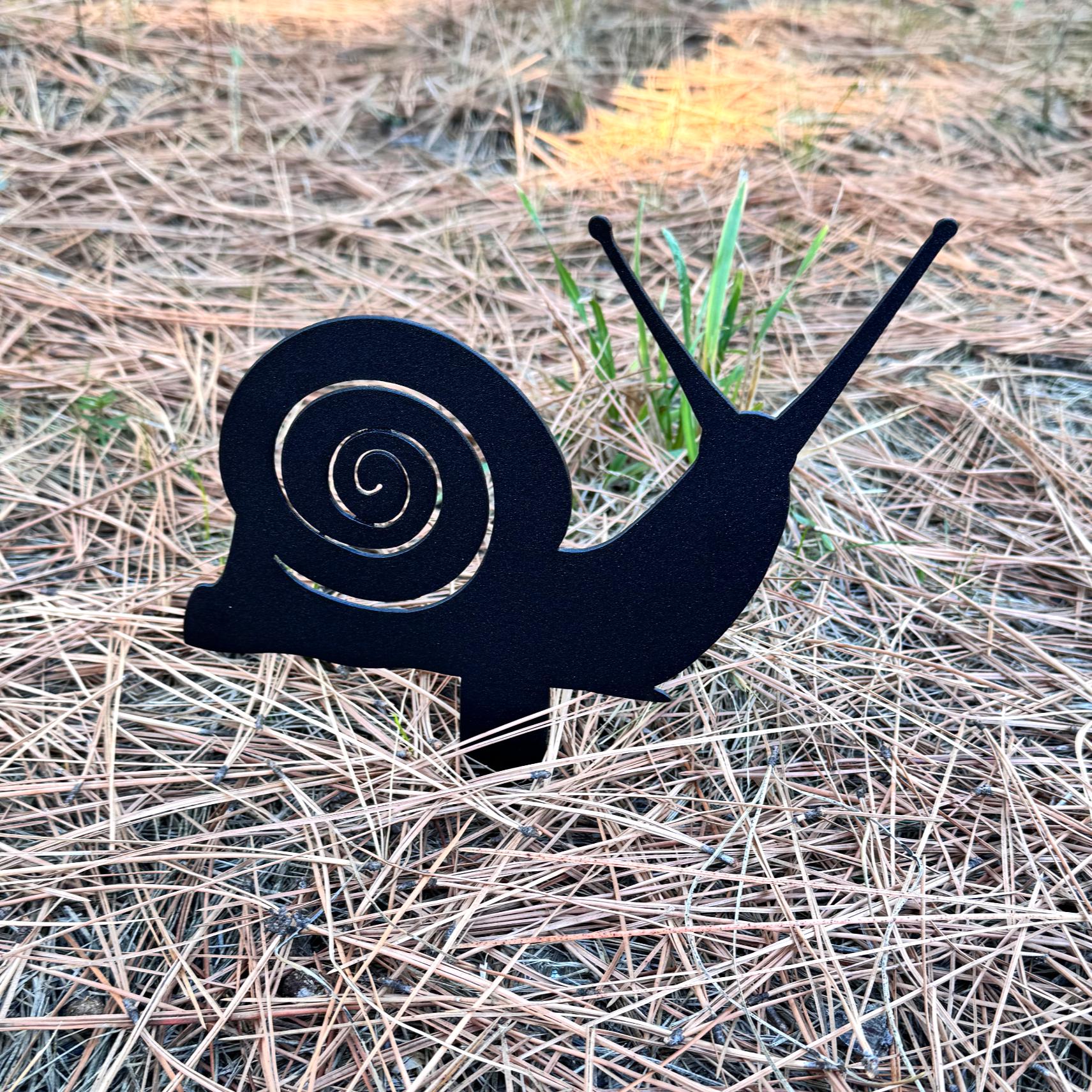 Snail Metal Garden Stake | Cute Outdoor Yard Decoration | Rustic Metal Silhouette Garden Art | Lawn Ornament for Garden Lovers